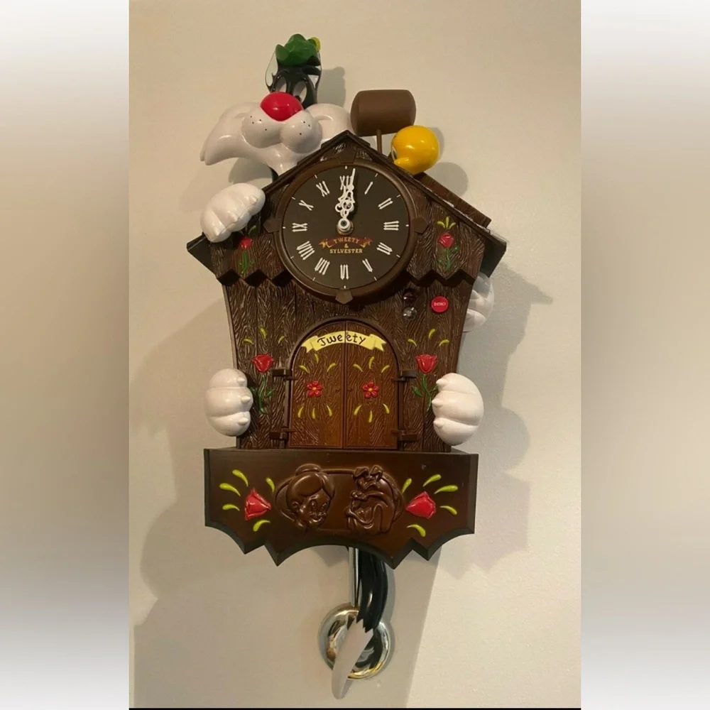 Looney Tune Sylvester & Sweetie Cuckoo Clock ‼️ DOES NOT WORK‼️